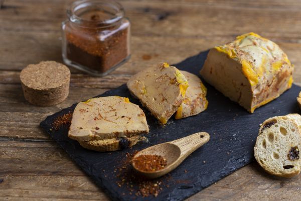 Foie Gras de Canard Entier au Piment d'Espelette Foie Gras de Canard Entier au Piment d'Espelette